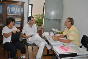 Vereadores Norminha e Beto se reúnem com o Diretor do Departamento de Educação