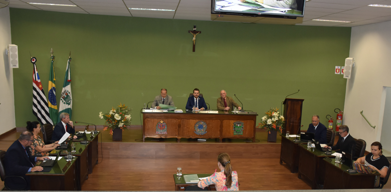 CÂMARA MUNICIPAL REALIZOU A 18ª SESSÃO ORDINÁRIA