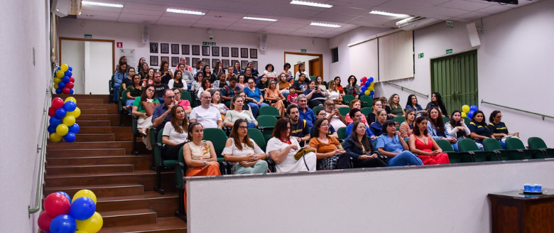 Seminário "O autismo não se cura, se compreende" 2025